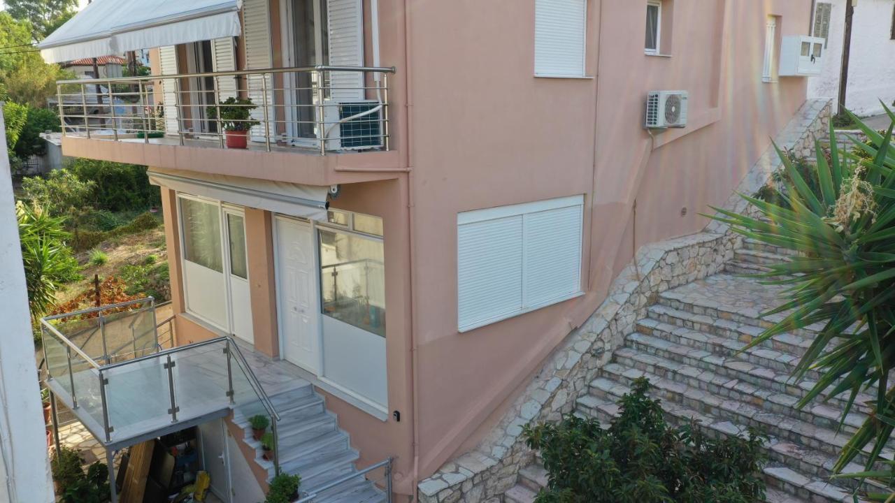 Family Apartment Derveni Exterior photo