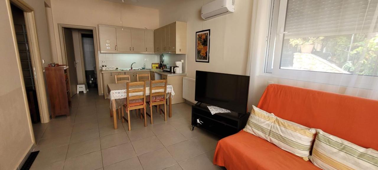 Family Apartment Derveni Exterior photo