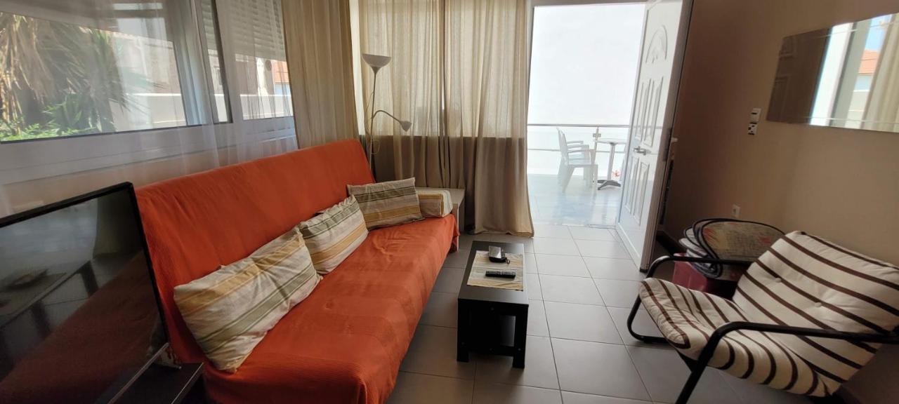 Family Apartment Derveni Exterior photo