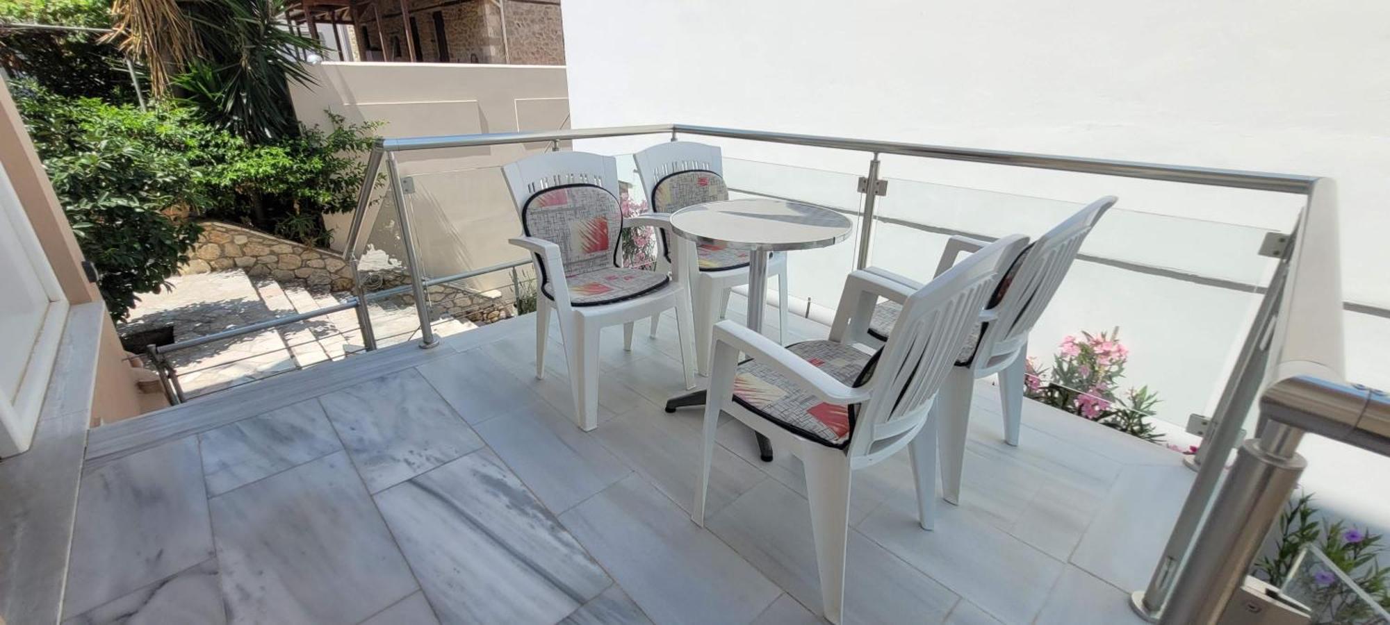 Family Apartment Derveni Exterior photo