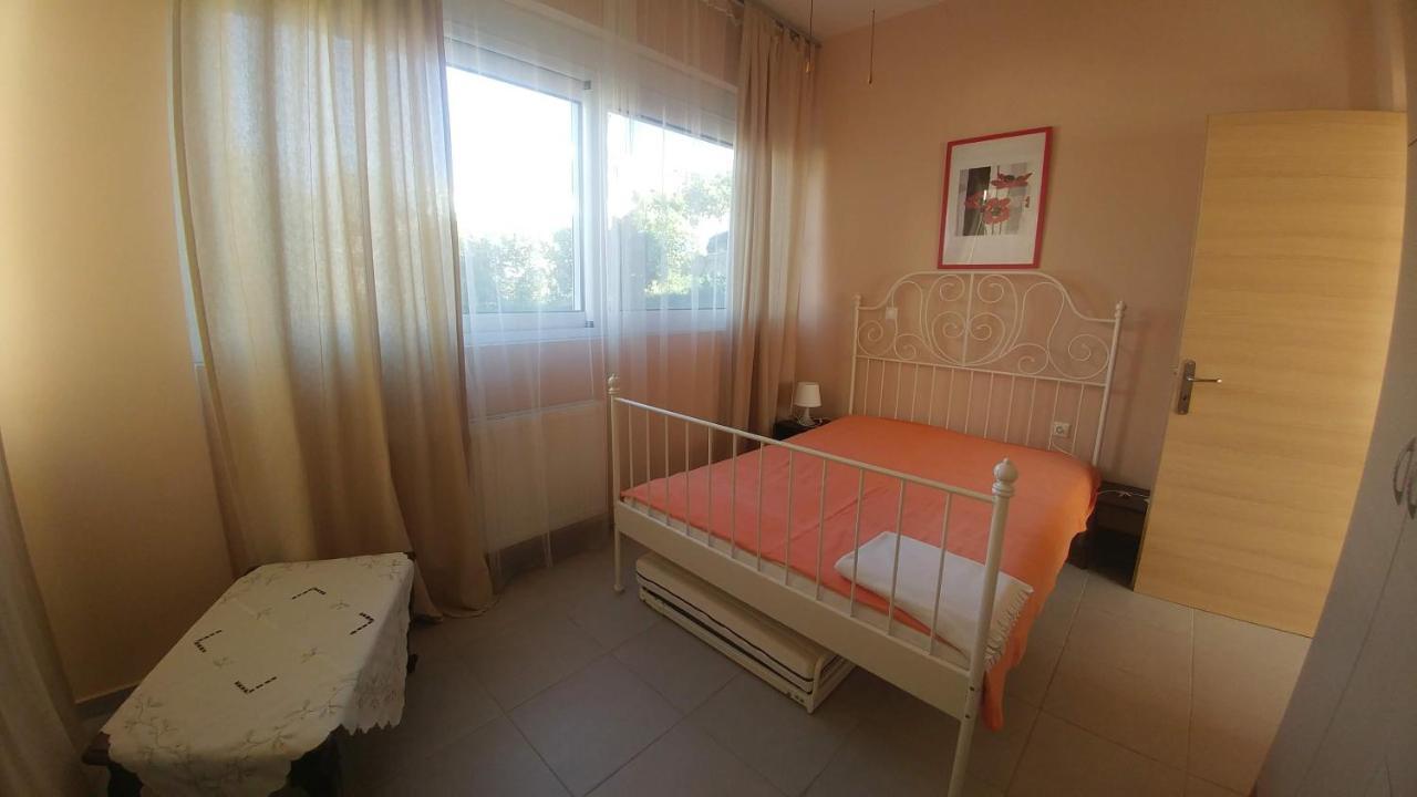 Family Apartment Derveni Exterior photo